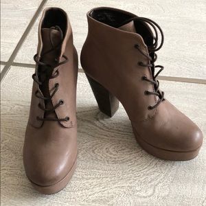 Steve Madden Raspy booties